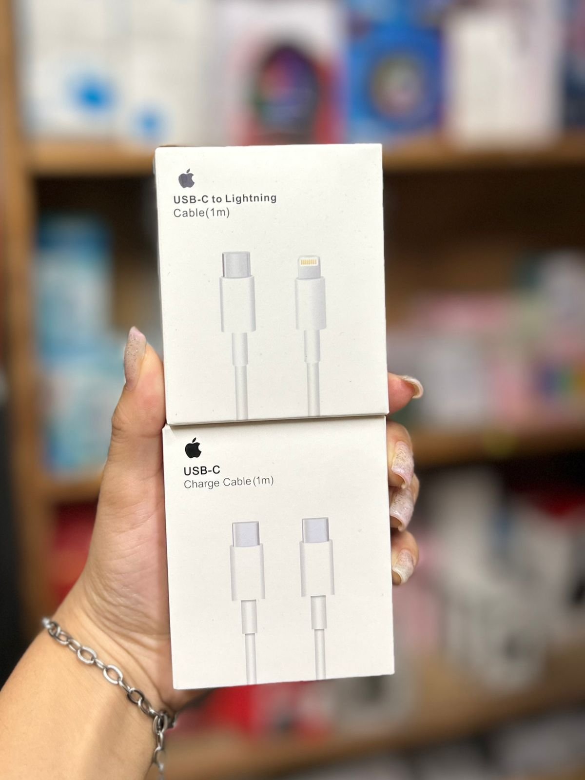 Cables Apple USB-C y Lightning (1 metro)