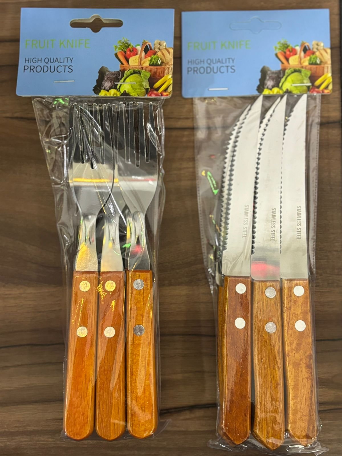Set de cuchillos + tenedores