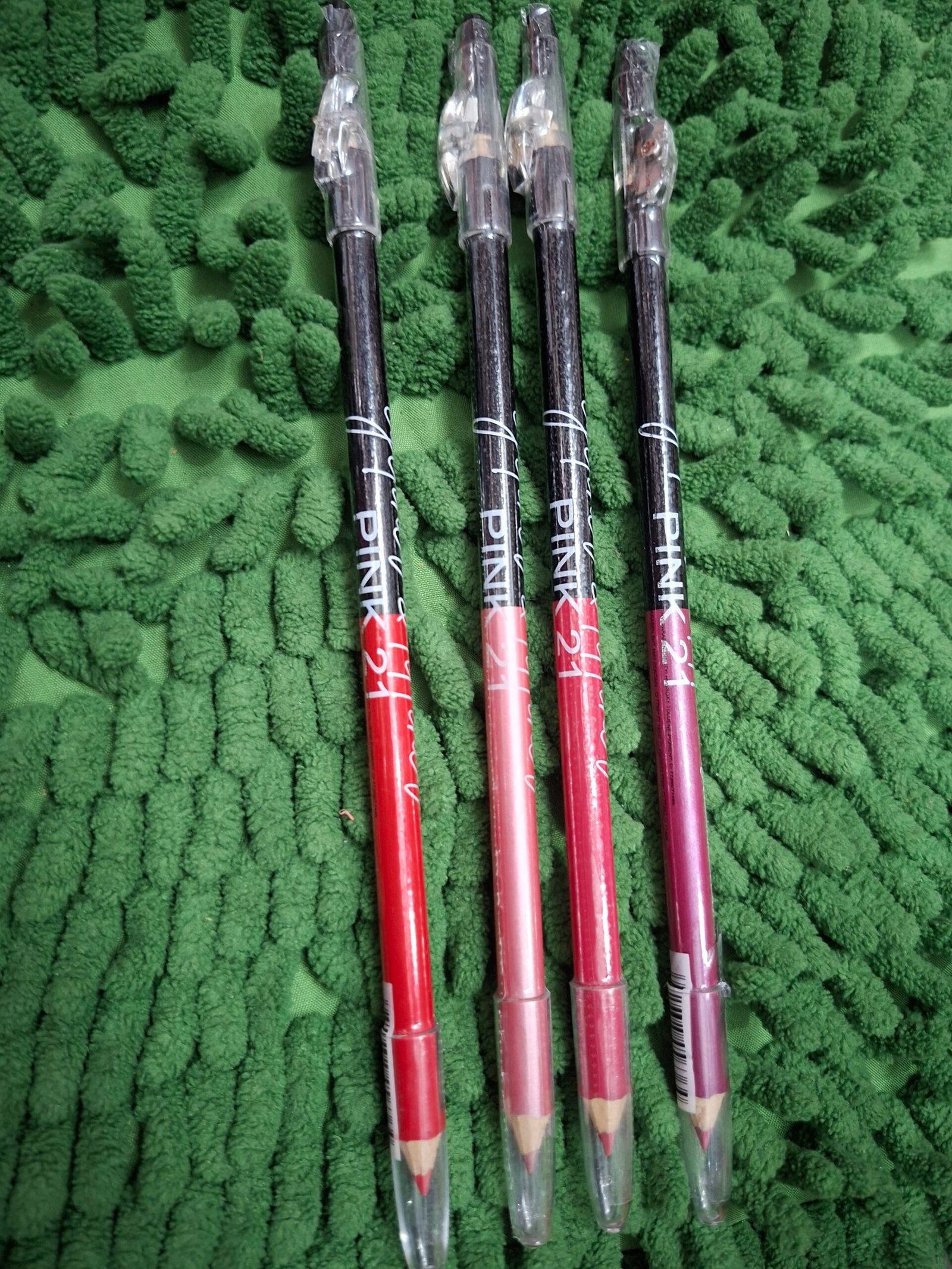 Delineador doble de color y negro con sacapuntas pink 21