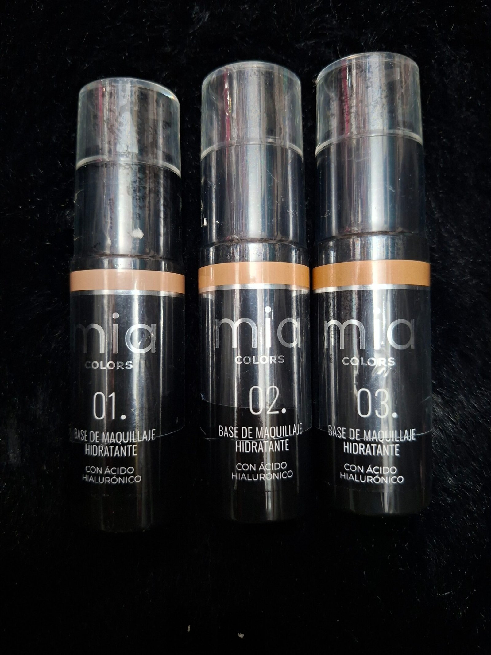 Base de maquillaje hidratante con ácido hialurónico mia colors