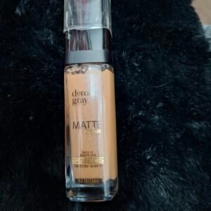 Base de maquillaje dorothy gray matte hipoalergénica