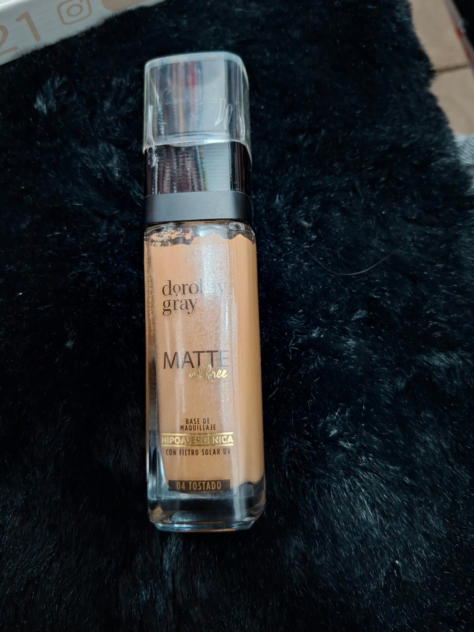 Base de maquillaje dorothy gray matte hipoalergénica