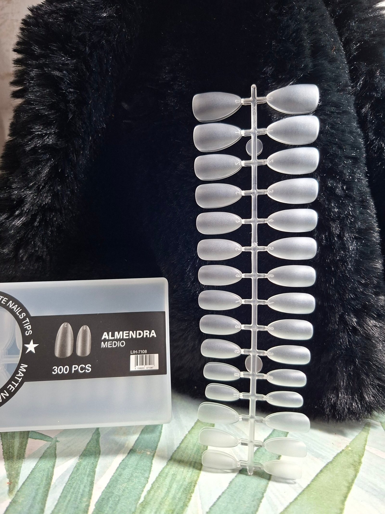 Soft gel tips almendra tira de 24u mely