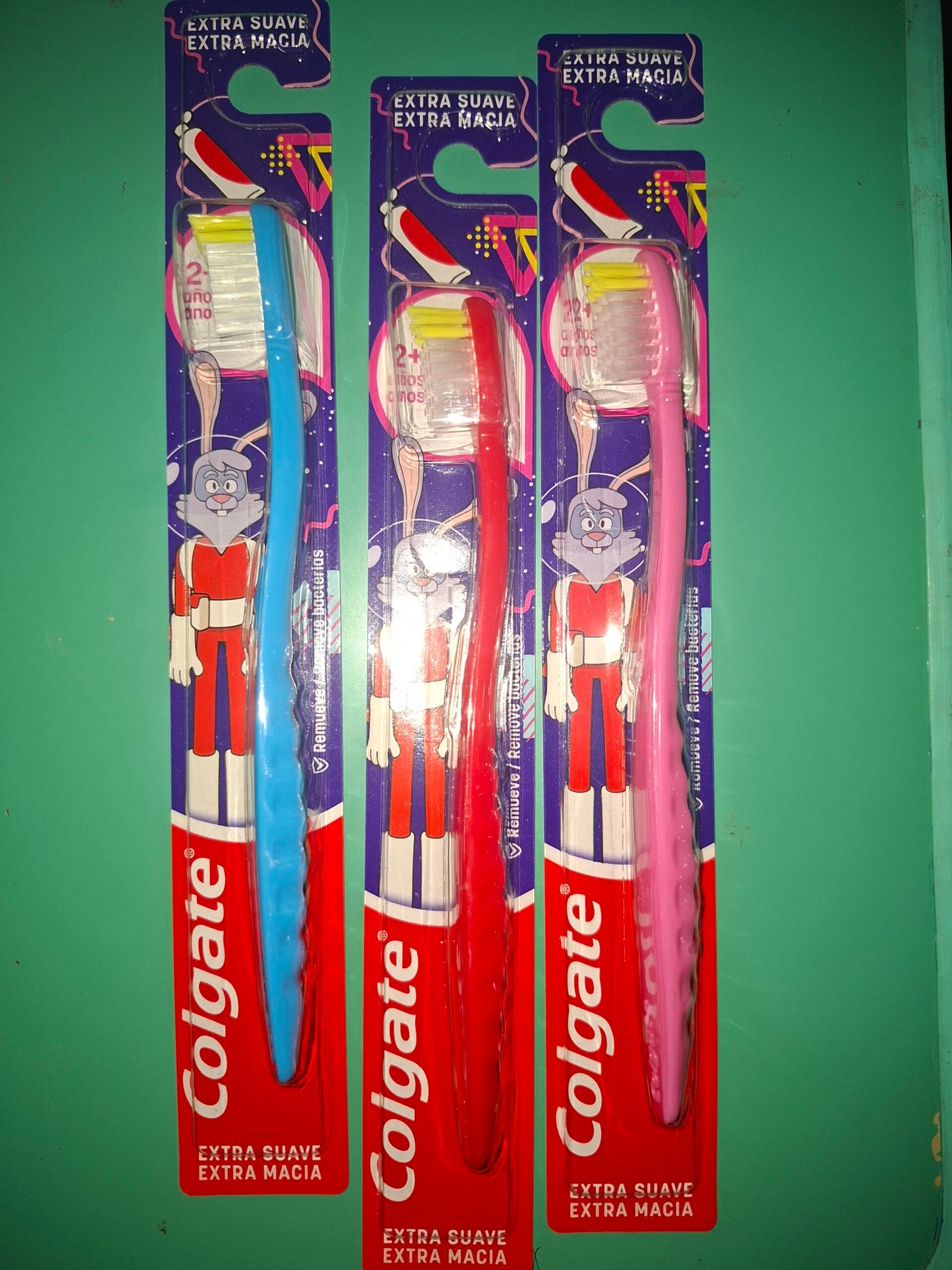 Cepillos de dientes colgate extra suave +2 años