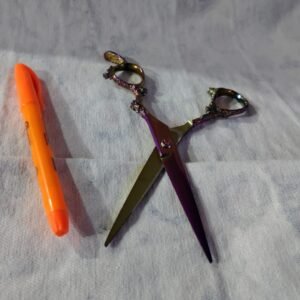 Tijera de corte violeta