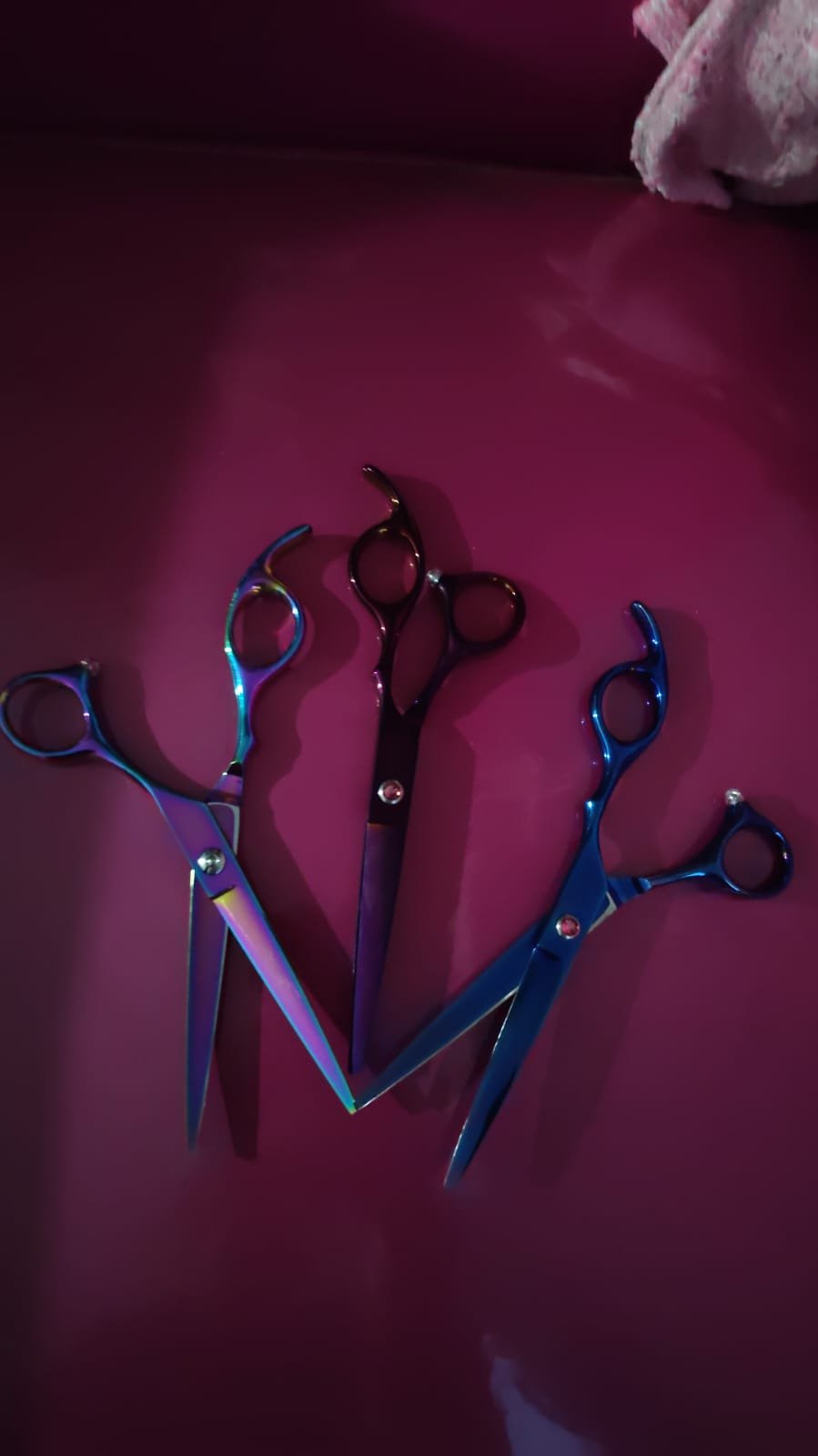Tijeras de corte , tornasol , violeta y azul con strass - Imagen 2