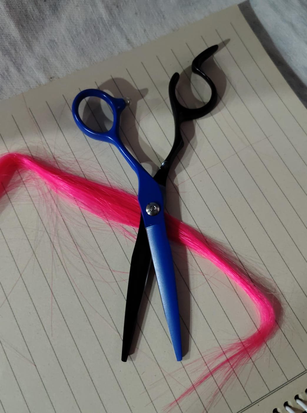 Tijera de corte Azul combinada con negro
