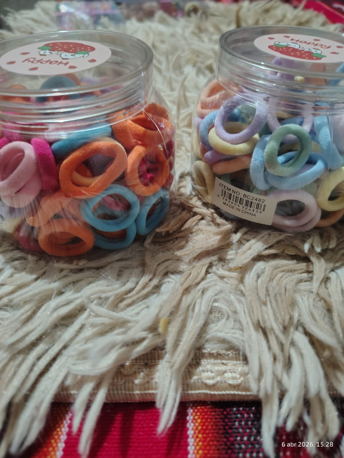 Cajita de mini colitas de colores - Imagen 2
