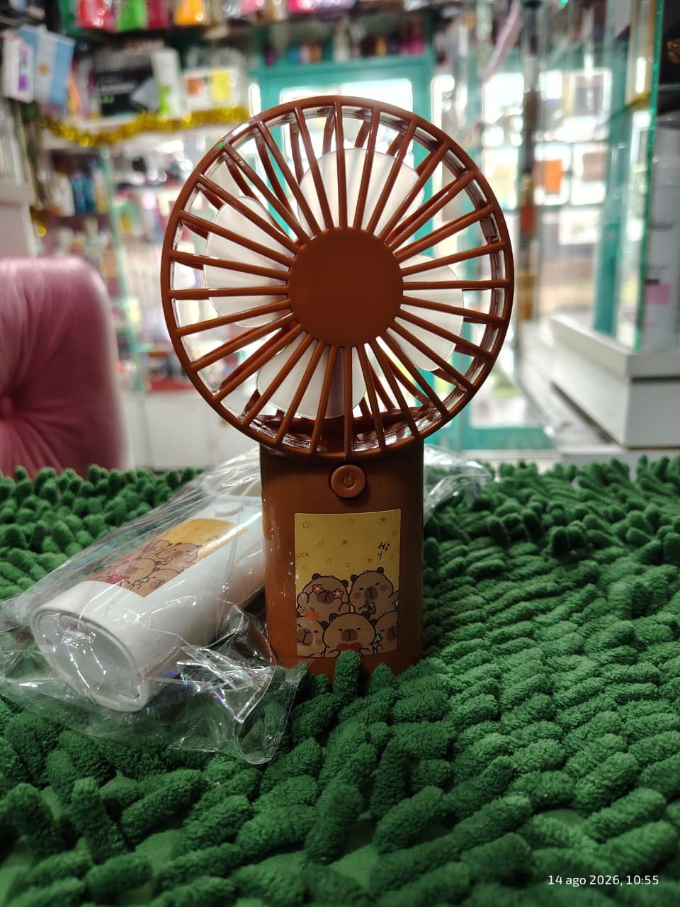 Mini ventilador de mano capibara