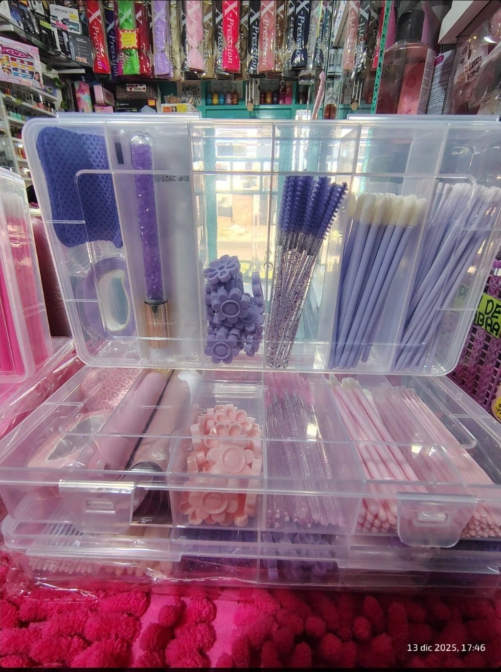 Kit violeta para aplicación. de pestañas