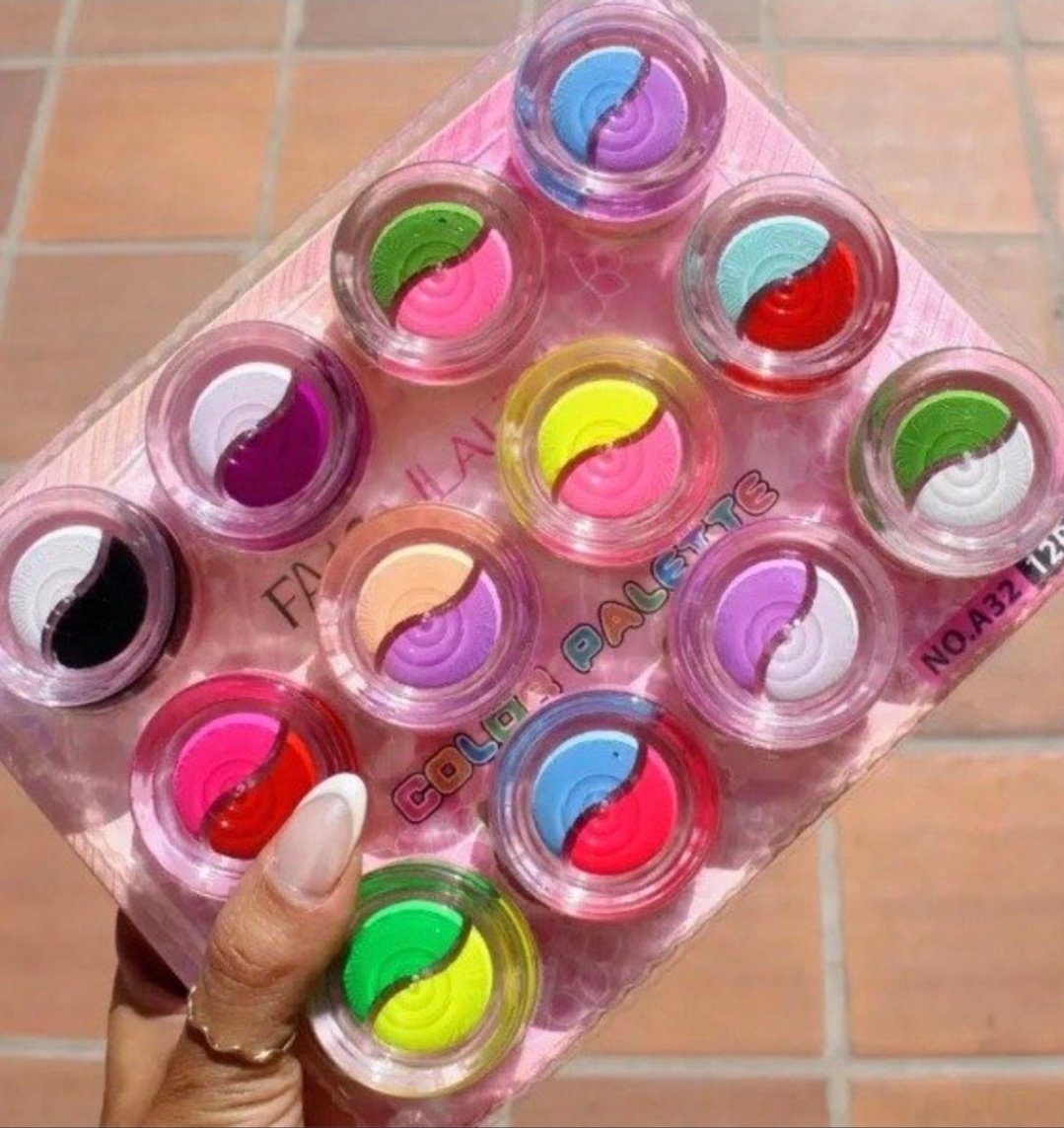 Maquillaje artistico doble color